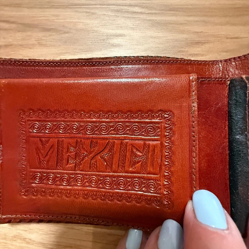 Vintage Mexico Bifold Leather Wallet Mens OS Brown Tooled Rose  Whipstitch